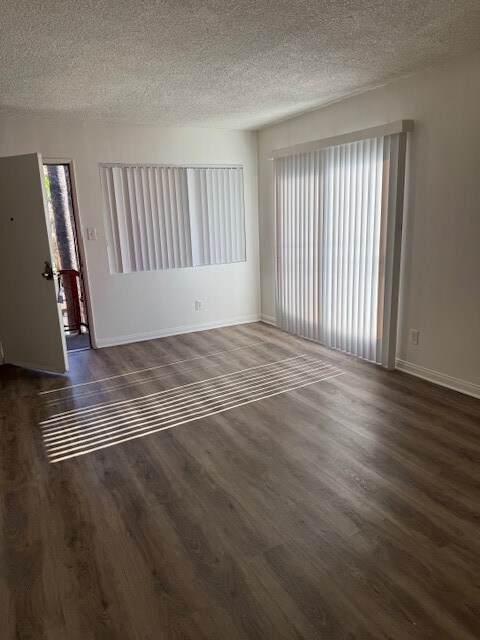 Foto del edificio - 6833 Sepulveda Blvd