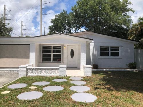 Primary Photo - 2906 N 58th Ave
