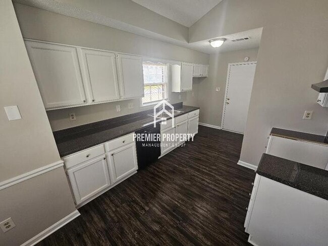 Building Photo - 6369 Hunters Pl Dr