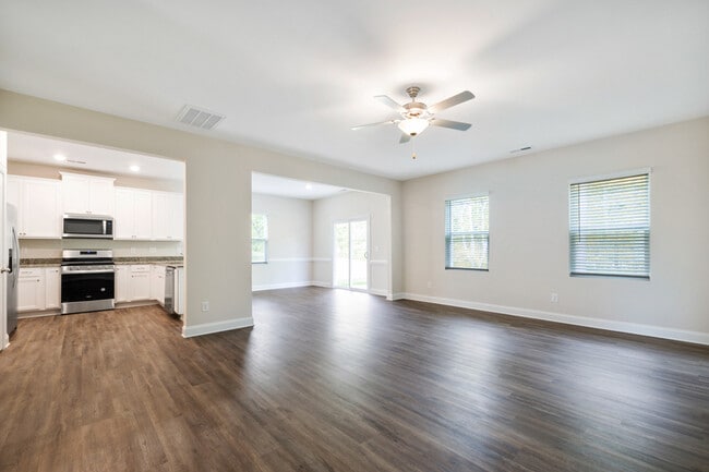 Foto del edificio - 7308 Vanover Dr