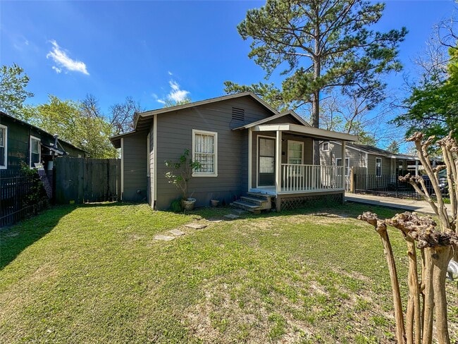 Building Photo - 132 Grothe Ln