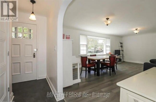 Building Photo - 6565 Stamford Green Dr