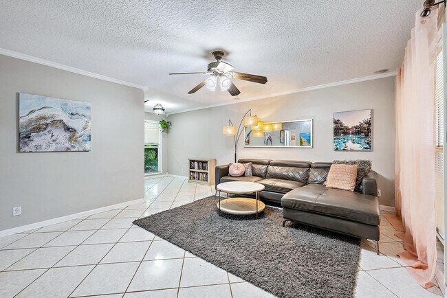 Foto del edificio - 733 Hummingbird Way