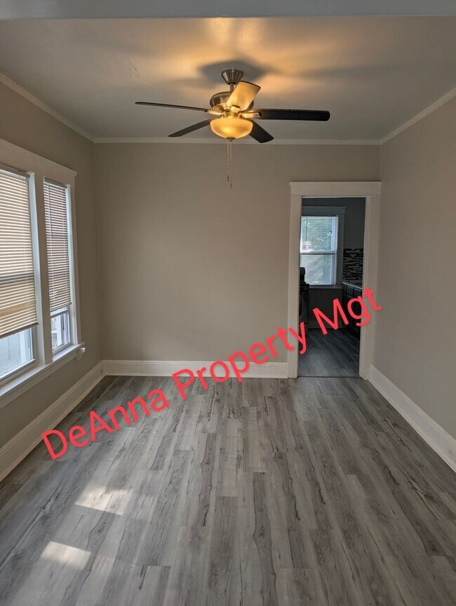 Foto del edificio - 10415-10415 Bernard Ave