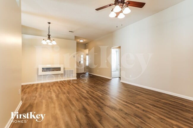 Foto del edificio - 9146 Jennifer Ln