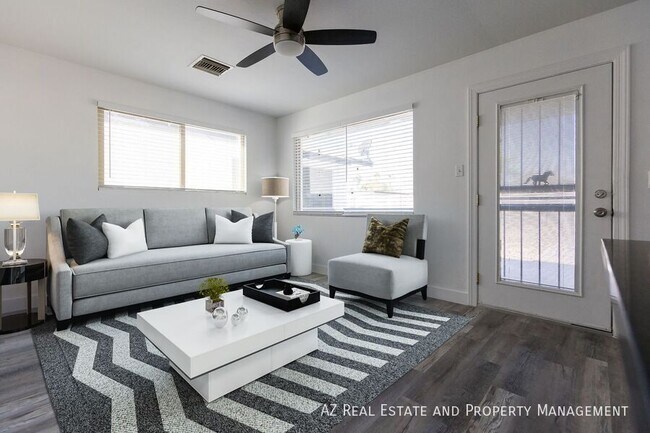 Foto del edificio - 3417 E Windsor Ave