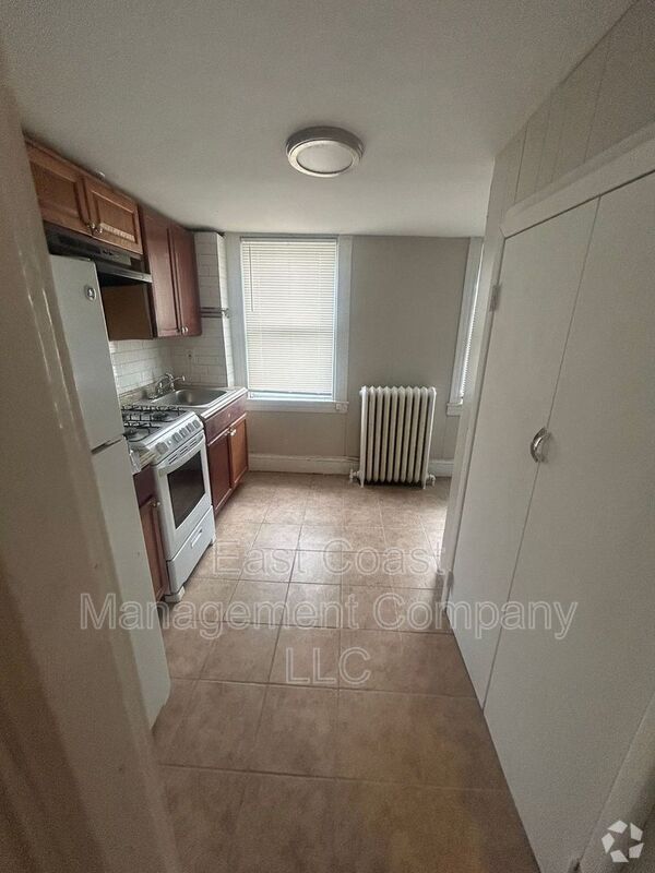 Building Photo - 2319 Reisterstown Rd