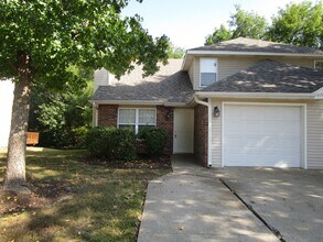 Building Photo - 3550-3552-3552 Prescott Dr