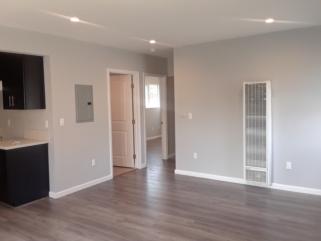 Primary Photo - 2020 W 54th St., LLC