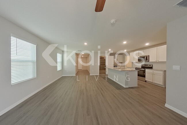 Foto del edificio - 8676 SW 43rd Ter