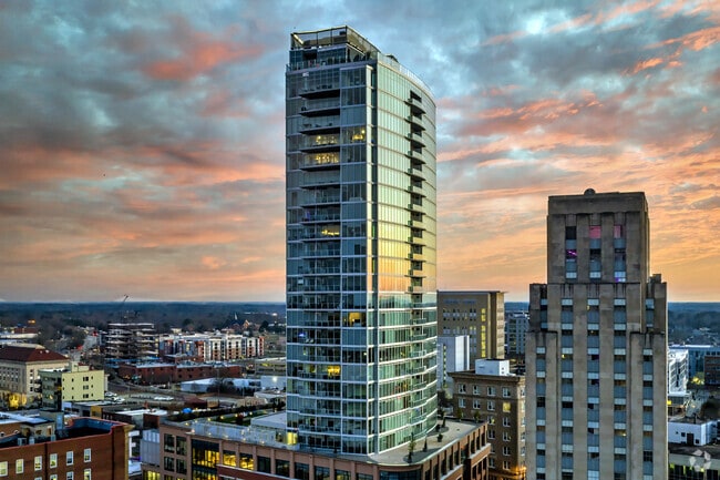 110 N Corcoran St - Apartments at One City Center