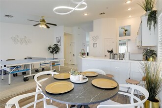 Building Photo - 2204 Riderwood Ave