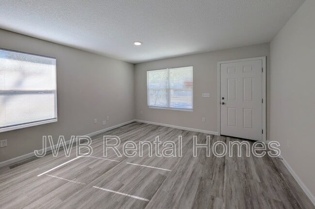 Building Photo - 5827 Ave B