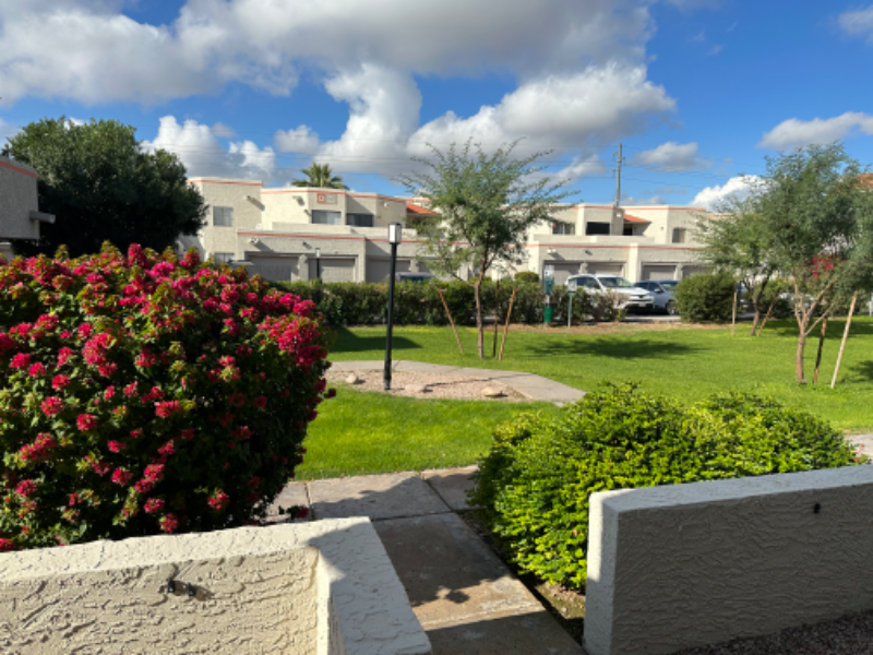 Building Photo - 985 N Granite Reef Rd