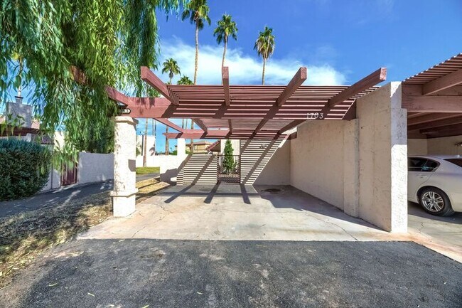 Building Photo - 1703 S Torre Molinos Cir