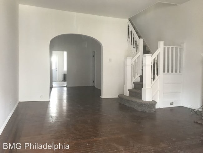 Building Photo - 3 br, 1 bath House - 6049 Irving St.