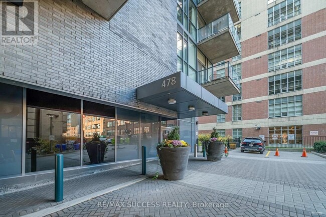 Building Photo - 478 King St W