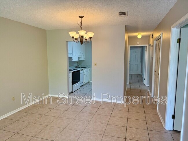 Building Photo - 708 Bayshore Dr