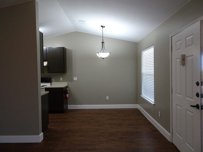 Remodeled Dining Room - Bent Tree Apartments