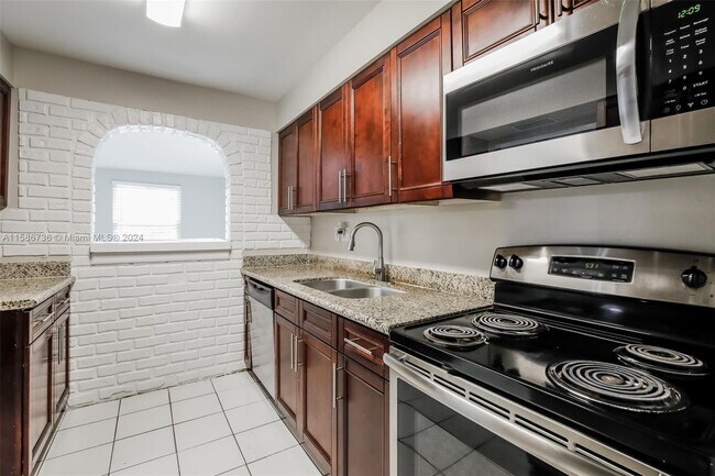 Foto del edificio - 1850 NW 47th Ave