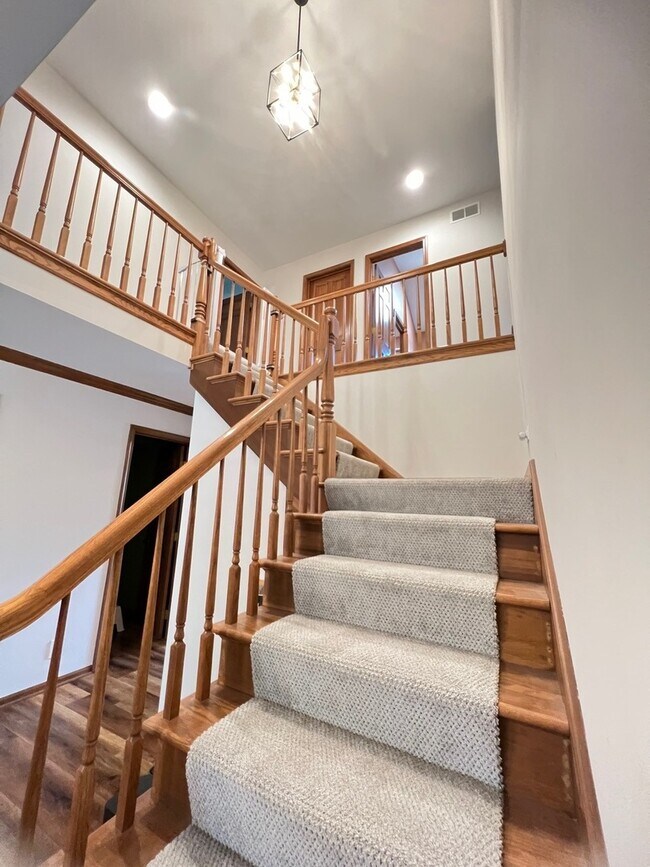 Building Photo - 6096 Angel Ln