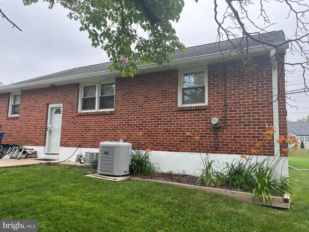 Building Photo - 2311 Centerville Rd