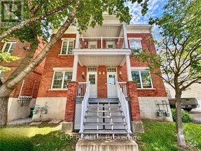 Building Photo - 156-156 Ivy Crescent