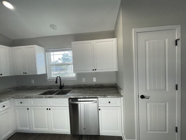 Building Photo - Brand New 3 Bedroom, 2 Bathroom Rental in ...