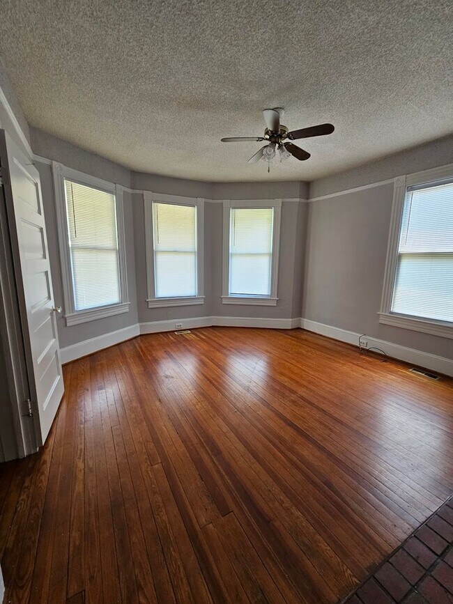 Foto del edificio - 1202 Stewart St