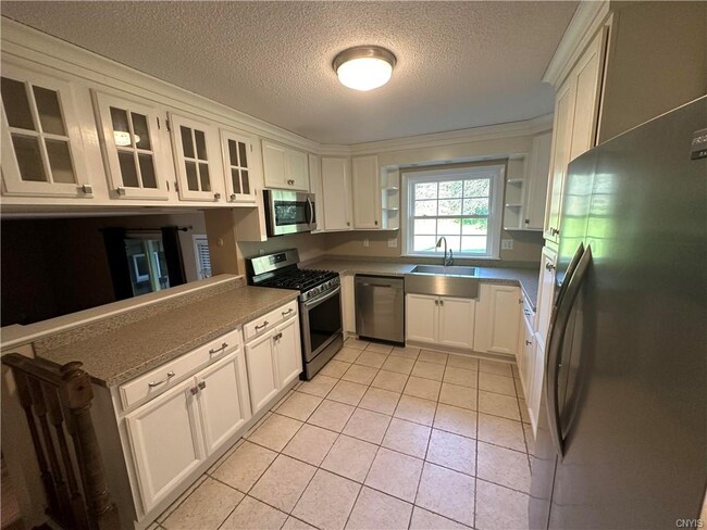 Building Photo - 22128 Riverbend Dr W