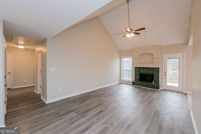 Building Photo - 597 Washington Dr