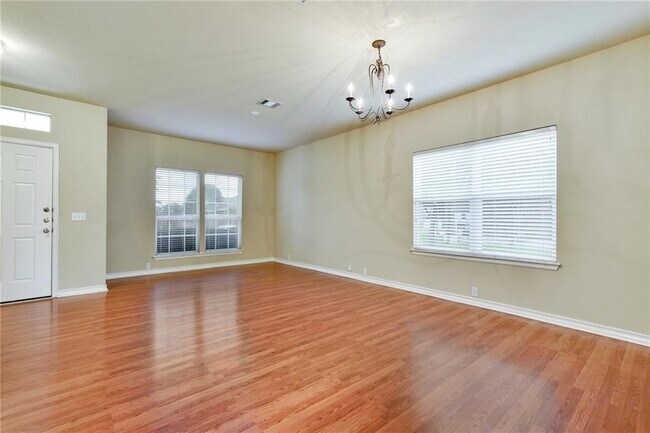 Foto del edificio - 20817 Silverbell Ln