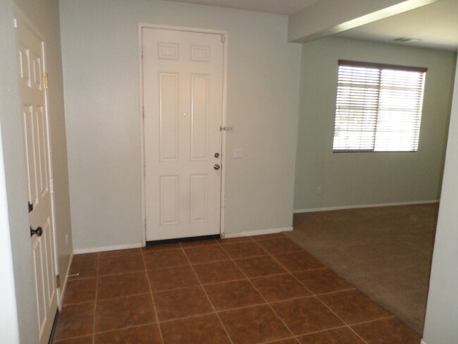 Building Photo - Monument Ranch - BIG home with LOTS to off...