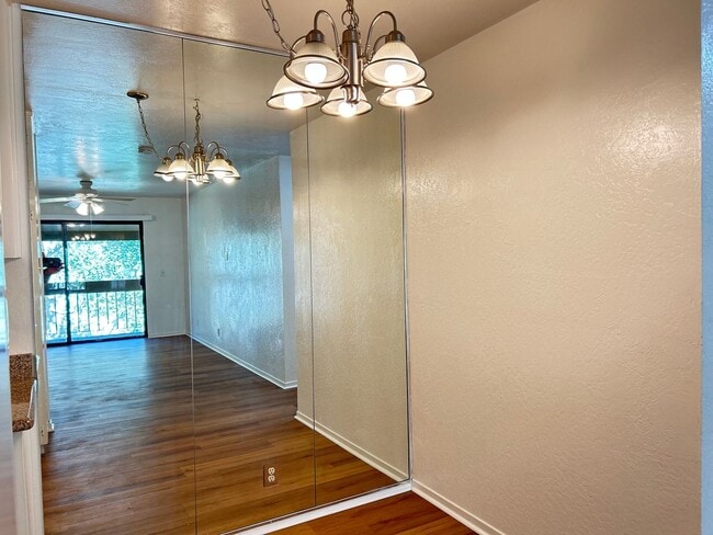 Foto del edificio - Charming Condo Near Monterey Coast