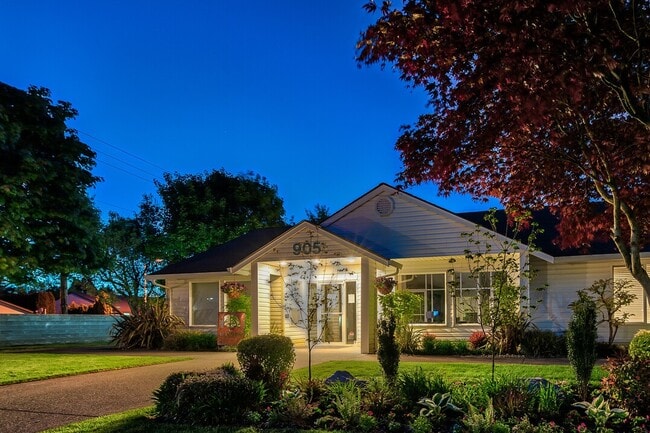 Building Photo - The Monterey Apartments