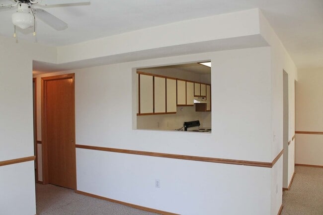 Building Photo - Charming 2-Bedroom, 1-Bath Apartment with Garage, Private Entry and Washer & Dryer
