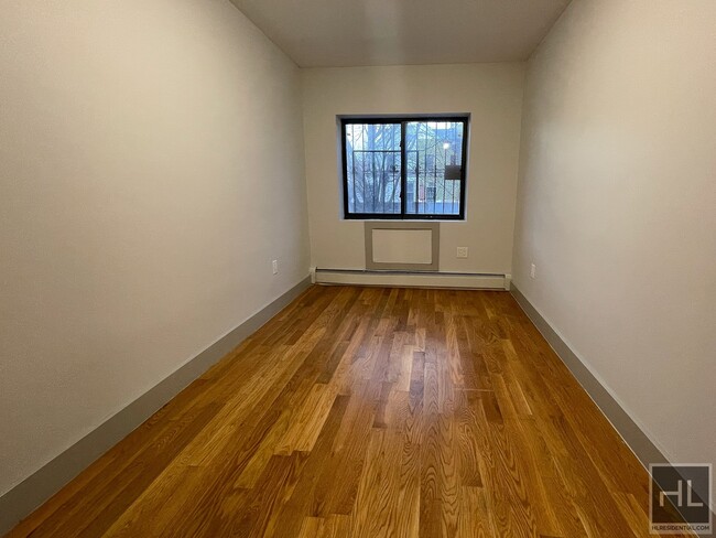 Foto del edificio - Huge 3 Bed | Gates Avenue, Bushwick