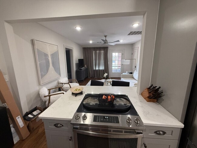 Foto del edificio - Penny Lane - 1BR/1BA