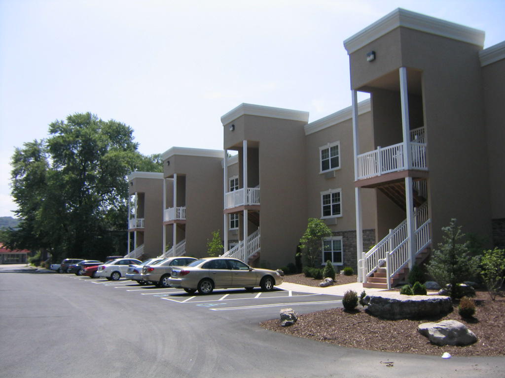 Primary Photo - Elm Street Apartments
