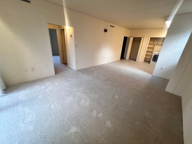 Building Photo - Blacksburg, 2BR / 1 BA, Available for shor...