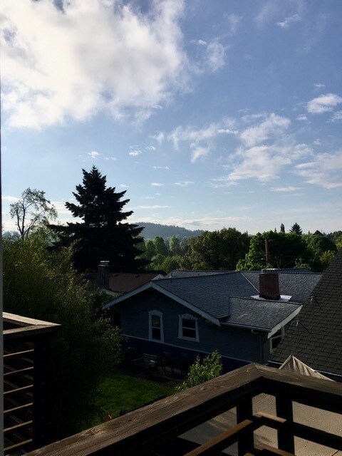 Building Photo - 4720 NE Glisan St