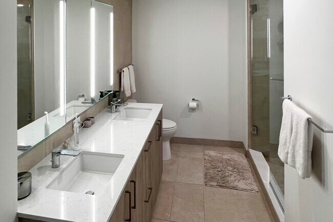 Foto del edificio - 211 N Harbor Dr