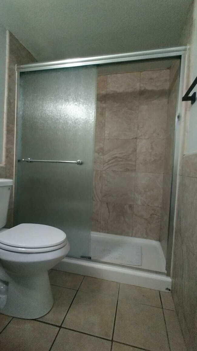 Foto del edificio - 1238 E Purdue Ave