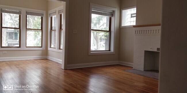 Foto del edificio - 1845 W Greenleaf Ave