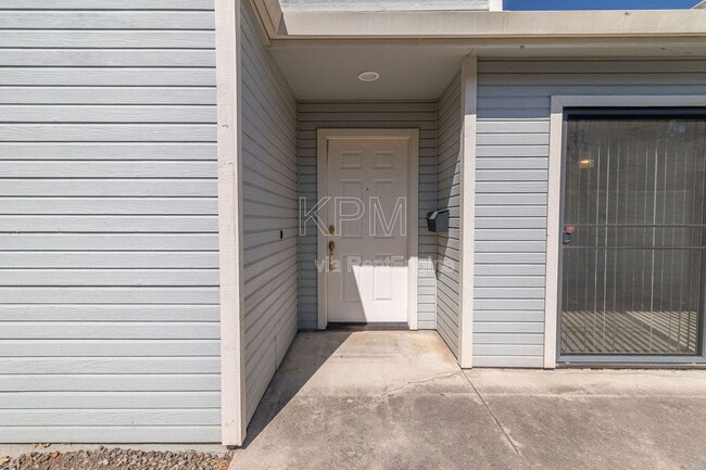 Foto del edificio - 2930 Driftwood Pl