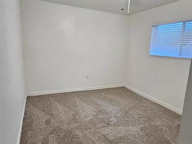 Building Photo - Safe Apartment for you