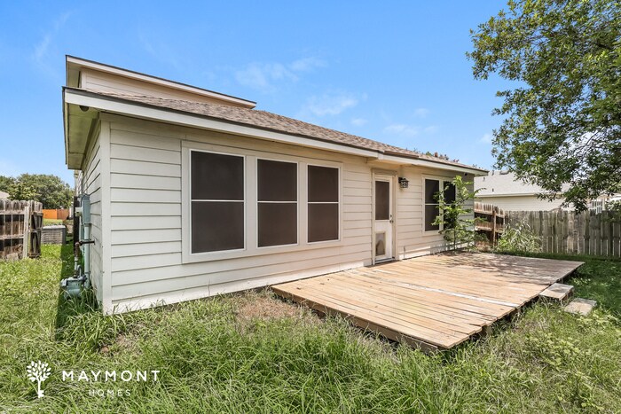 Building Photo - 15811 Borwick Ln