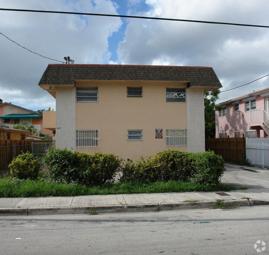 Primary Photo - 1840 SW 3rd St