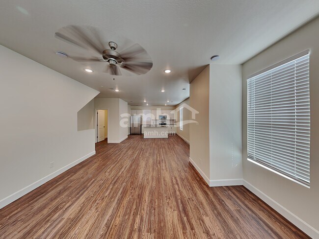 Foto del edificio - 6014 W S Jordan Pkwy