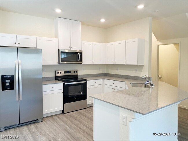 Foto del edificio - 4665 Zodiac Sky Ave